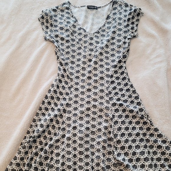 Virginia Key Paris Dress - Picture 1 of 11